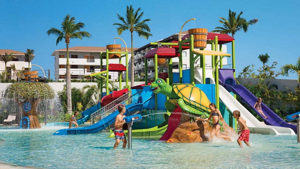 Private transfer to Dreams Playa Mujeres Golf & Spa Resort from Cancun Airport