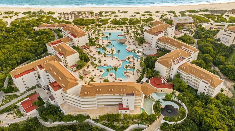 Private transfer to Secrets Playa Mujeres Golf & Spa Resort from Cancun Airport